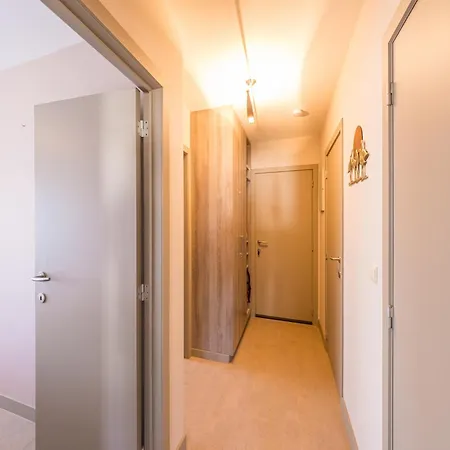 Flat In Belgium With Pool And Views, Cleaning Included Apartment Middelkerke