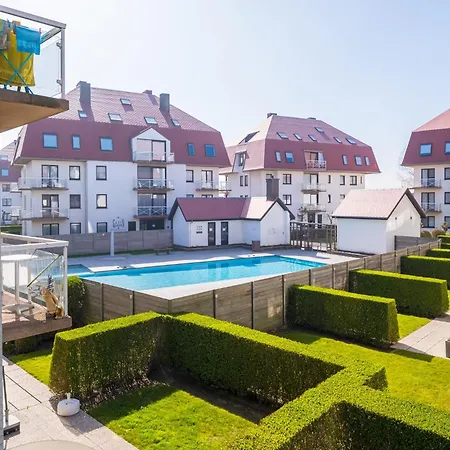 Flat In Belgium With Pool And Views, Cleaning Included Apartment Middelkerke